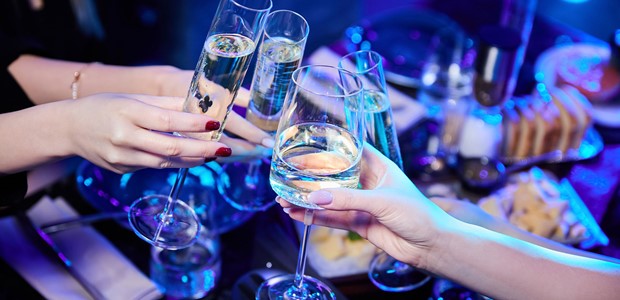 Λουκέτο σε κατάστημα που σέρβιρε αλκοόλ σε ανήλικη